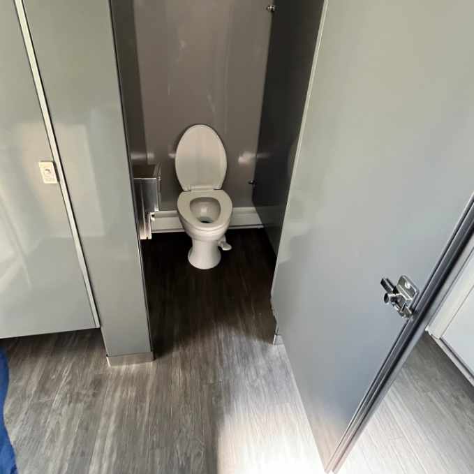 10-stall-wedding-restroom-trailer-nashville-tn-rental-inside-female